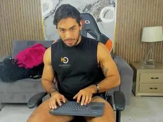 Freechat alessio_moretti on Flirt4Free