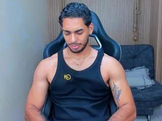 Freechat alessio_moretti on Flirt4Free