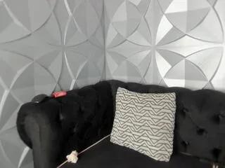 Away aluna_sweet on Flirt4Free