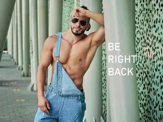 Freechat aron_manu on Flirt4Free