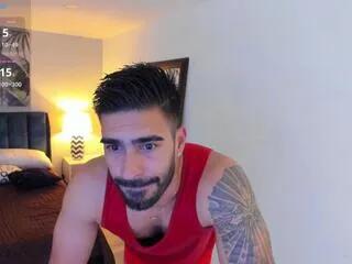 Freechat bastiian_t on Flirt4Free