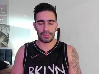 Freechat bastiian_t on Flirt4Free