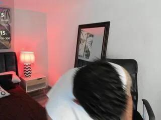 Freechat bastiian_t on Flirt4Free