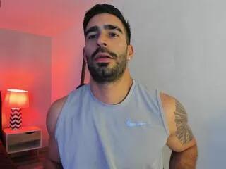 Freechat bastiian_t on Flirt4Free