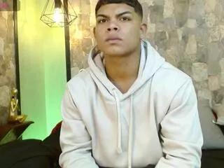 Offline bruce_stroud on Flirt4Free