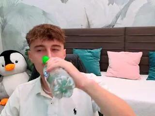 Offline conan_booker on Flirt4Free