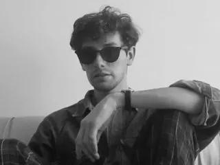 Offline gabriel_navas on Flirt4Free