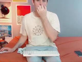 Offline gabriel_navas on Flirt4Free