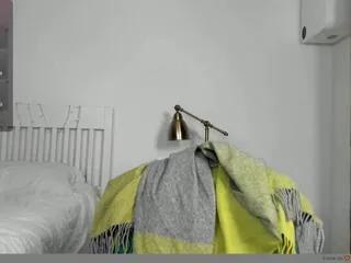 Freechat hustle_babyy on Flirt4Free