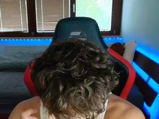 Freechat jamie_chu on Flirt4Free