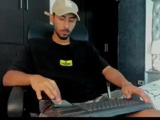 Offline jhosua_collins on Flirt4Free