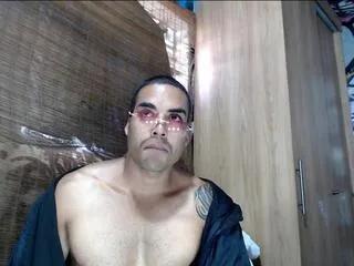 Offline justin_frank on Flirt4Free