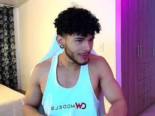 Offline ken_mcqeen on Flirt4Free