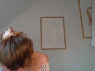 Freechat kiera_harris on Flirt4Free