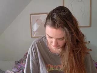 Freechat kiera_harris on Flirt4Free