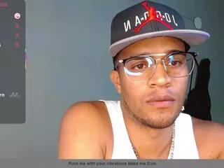 Offline latino_xandre on Flirt4Free