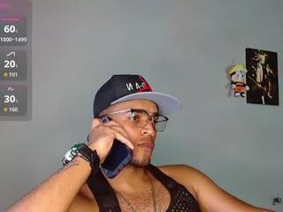 Offline latino_xandre on Flirt4Free