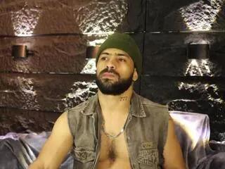 Offline leo_diaz on Flirt4Free