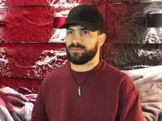 Offline leo_diaz on Flirt4Free