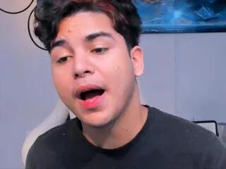 Offline lord_mackhenzy on Flirt4Free