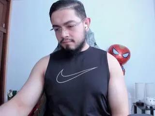 Freechat luigi_white on Flirt4Free