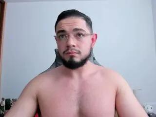Freechat luigi_white on Flirt4Free