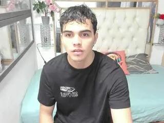 Offline luis_cardona on Flirt4Free