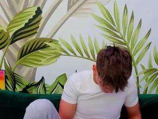 Freechat matthew_bieber on Flirt4Free