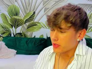 Freechat matthew_bieber on Flirt4Free