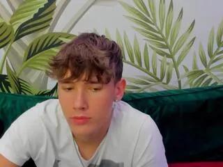 Freechat matthew_bieber on Flirt4Free