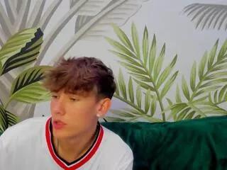 Freechat matthew_bieber on Flirt4Free