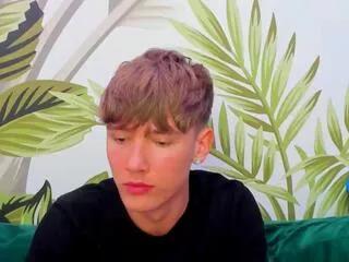 Freechat matthew_bieber on Flirt4Free