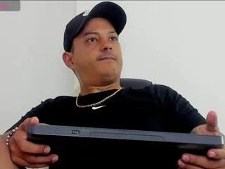 Freechat maxi_hall on Flirt4Free