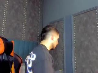 Freechat nick_moss on Flirt4Free