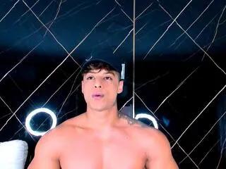 Offline owen_wolfe on Flirt4Free