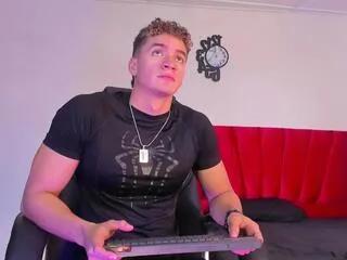Offline paull_george on Flirt4Free