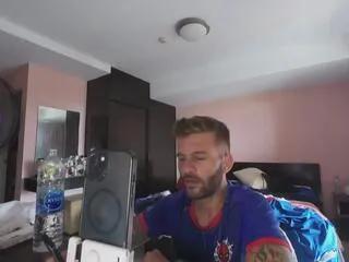 Offline slivester_stallion on Flirt4Free