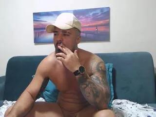 Offline tiberius_hunk on Flirt4Free