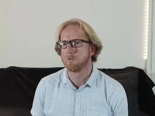 Offline xavii_day on Flirt4Free