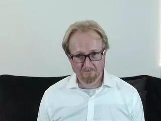 Offline xavii_day on Flirt4Free