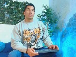 Freechat zane_maverick on Flirt4Free