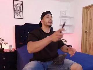 Freechat zane_maverick on Flirt4Free