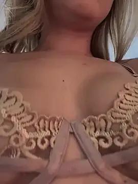 Freechat AngelBlushXXX on StripChat