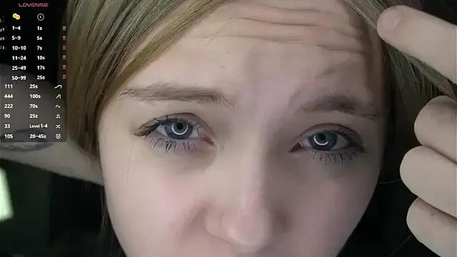 StripChat BarbaraViggiani is Freechat BarbaraViggiani — Sexually bit my lips close -up