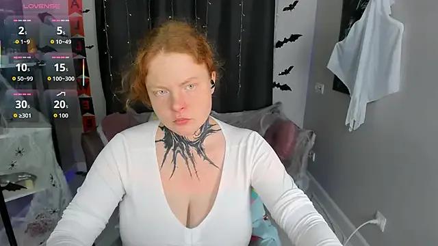 StripChat Cassie_xKiss is Freechat Cassie_xKiss — bare chest