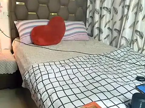 Private CUTE_princess_143 on StripChat