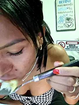 Freechat Doll_Loren on StripChat