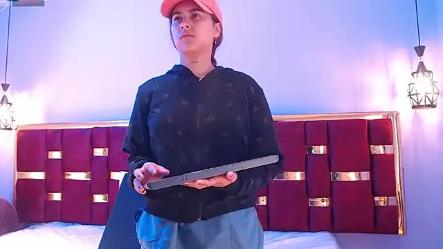 StripChat emily_fox_3 is Private emily_fox_3 — Oral Sex Show