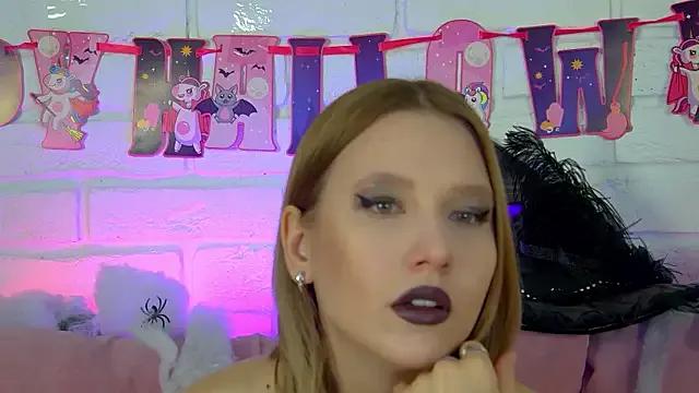 StripChat LiliLinn is Freechat LiliLinn — change halloween costume!!!