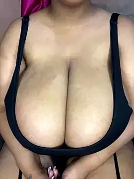 Freechat NonoGotBoobies on StripChat